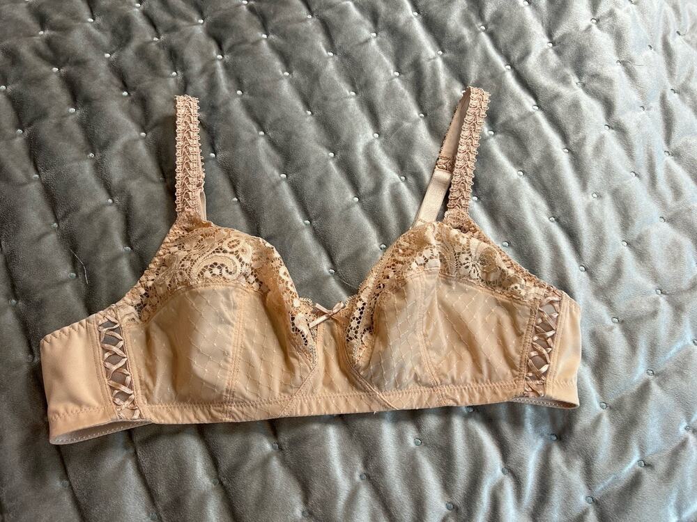 Maison lejaby bra lace soft cup 38C